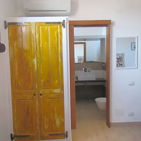 Su Tostainu Bed & Breakfast Teulada